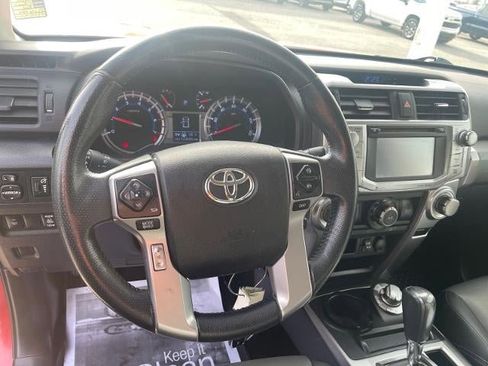 Used 2018 Toyota 4Runner SR5 Premium image 9