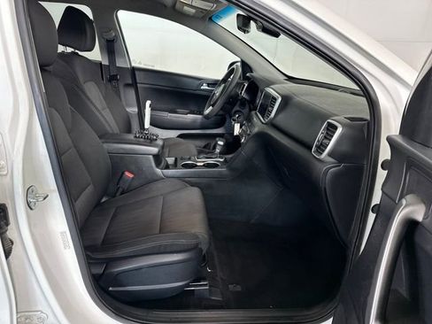 Used 2022 Kia Sportage LX image 28