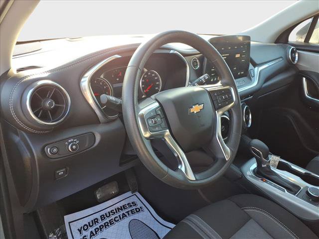 Used 2025 Chevrolet Blazer LT FWD image 19