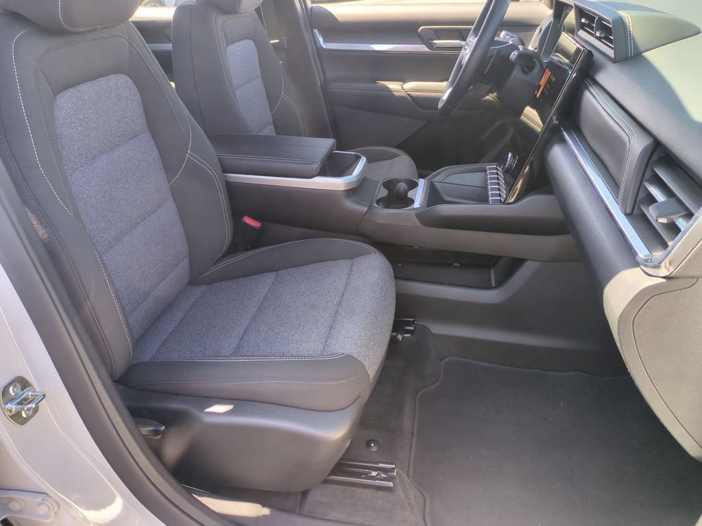 Used 2025 GMC Terrain Elevation AWD/4WD image 34