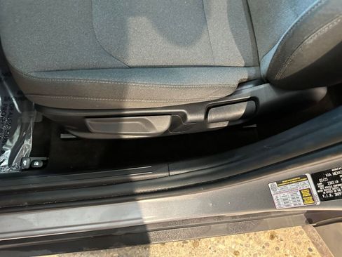 Used 2025 Kia K4 LXS image 22
