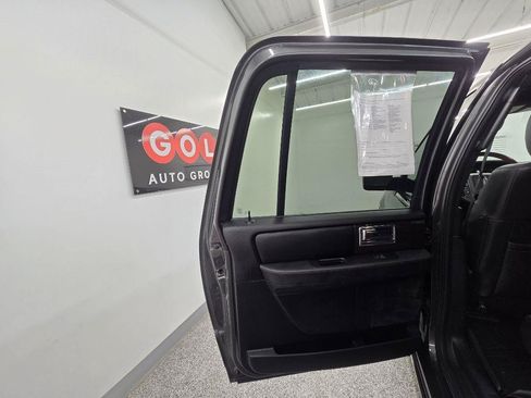 Used 2016 Lincoln Navigator L Reserve RWD image 30