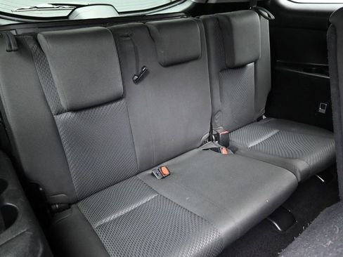 Used 2017 Toyota Highlander LE image 23