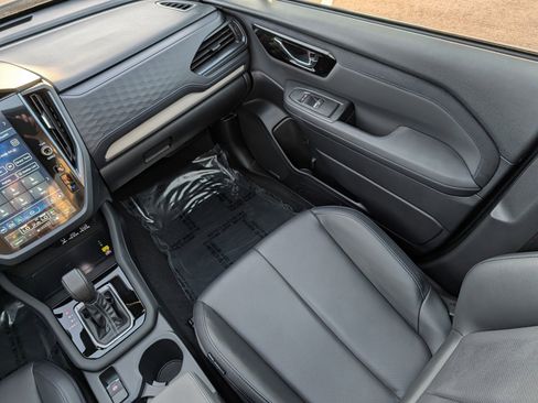 Certified 2025 Subaru Forester Limited image 11