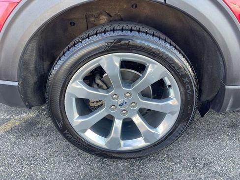 Used 2020 Ford Explorer Platinum image 18