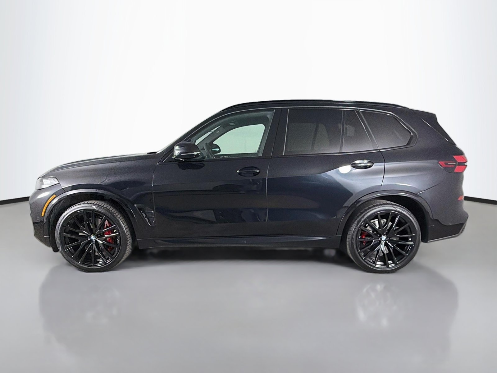 Certified 2024 BMW X5 sDrive40i w/ M Sport Package RWD image 4