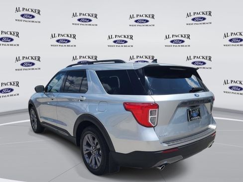 Used 2023 Ford Explorer XLT w/ Equipment Group 202A RWD image 4