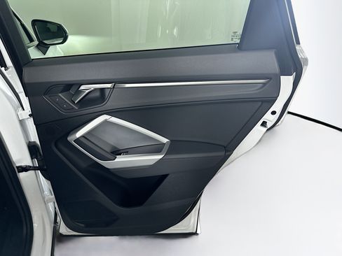 Used 2024 Audi Q3 2.0T Premium image 30