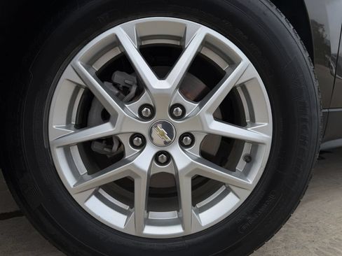 Used 2023 Chevrolet Equinox LT FWD image 9