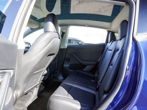 Used 2023 Tesla Model Y Long Range image 36