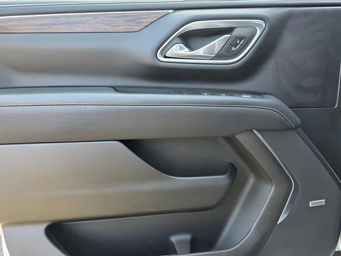 Used 2023 Chevrolet Suburban Premier AWD/4WD image 17