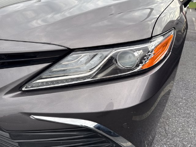 Used 2022 Toyota Camry XLE w/ Navigation Upgrade Package FWD image 13