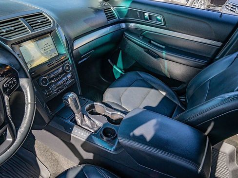 Used 2018 Ford Explorer XLT w/ Equipment Group 202A image 16