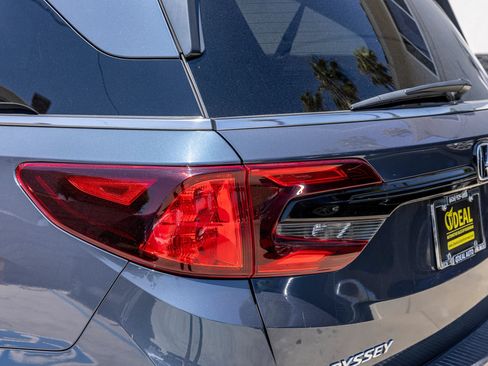 Used 2025 Honda Odyssey EX-L image 13