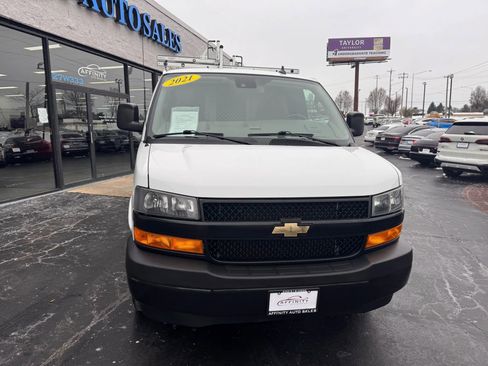 Used 2021 Chevrolet Express 2500 w/ Driver Convenience Package image 8