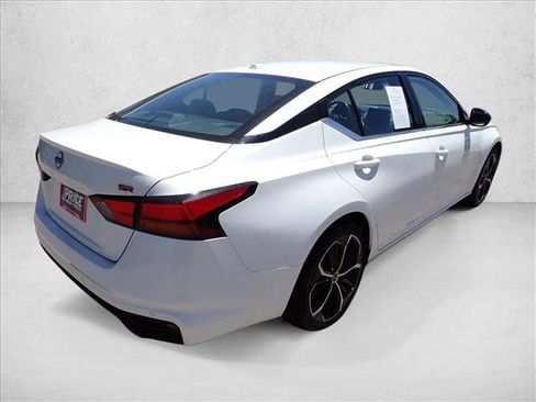 Used 2023 Nissan Altima 2.5 SR FWD image 4