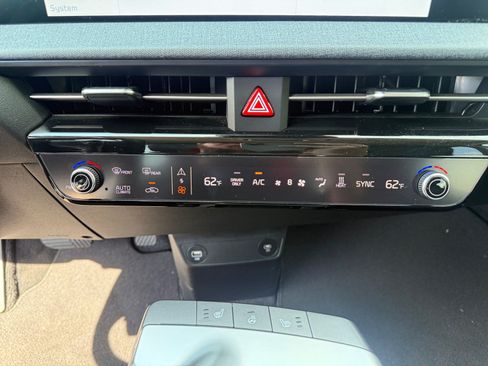 Used 2024 Kia EV6 Light AWD/4WD image 12