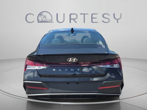 New 2026 Hyundai Elantra SEL Sport FWD image 4