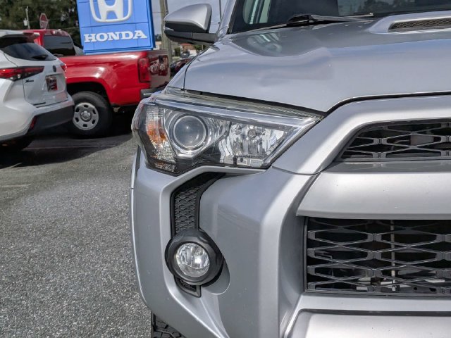 Used 2019 Toyota 4Runner TRD Off-Road Premium AWD/4WD image 9