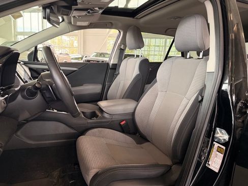 Certified 2025 Subaru Outback Premium w/ Popular Package #1 AWD/4WD image 9