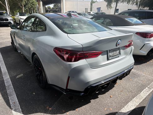 Used 2023 BMW M4 CSL RWD image 3