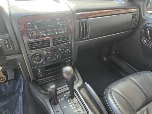 Used 2004 Jeep Grand Cherokee Limited w/ Trailer Tow Group IV image 13
