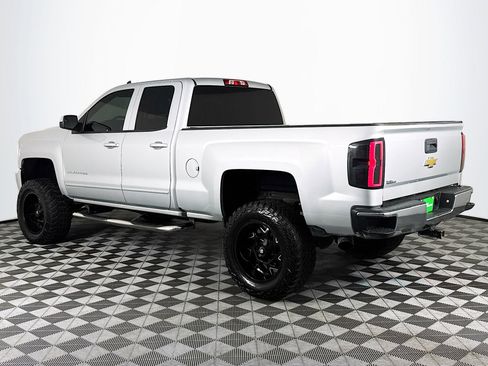 Used 2018 Chevrolet Silverado 1500 LT RWD image 6