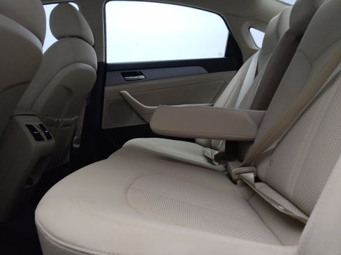 Used 2019 Hyundai Sonata SEL FWD image 18