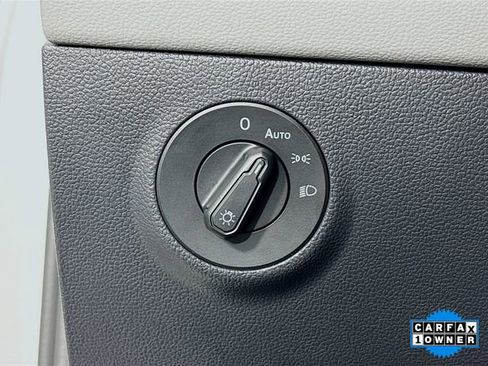 Used 2024 Volkswagen Taos SE image 10