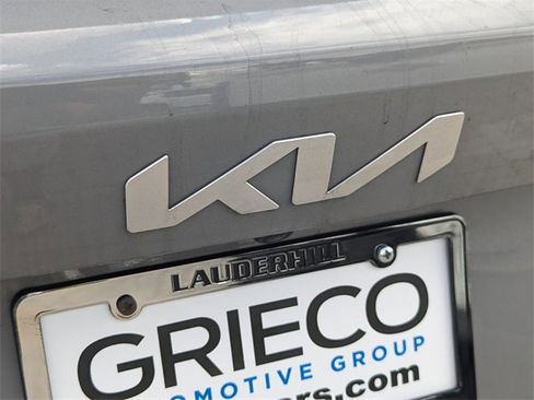 Used 2023 Kia Sorento SX image 13