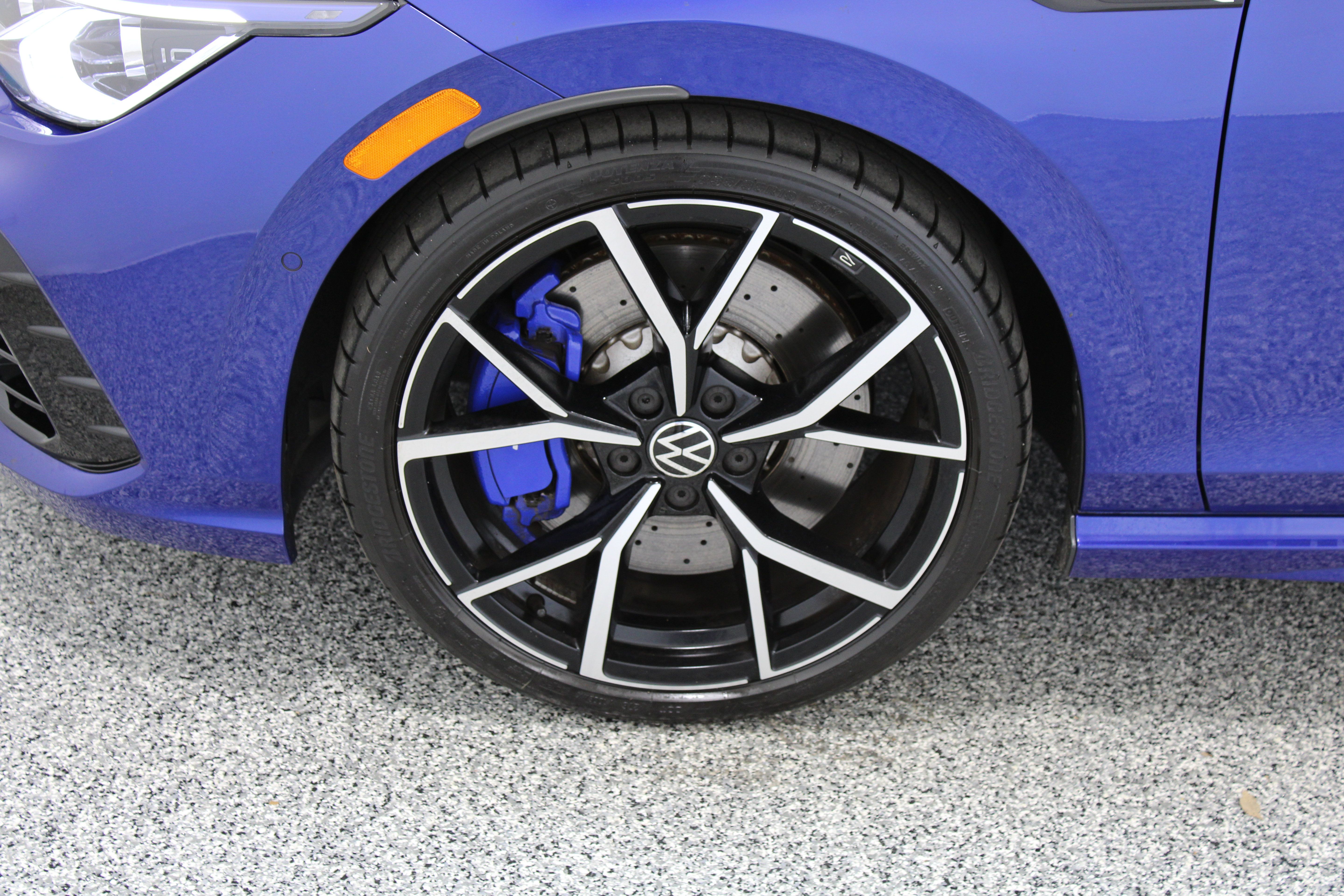 Used 2024 Volkswagen Golf R AWD/4WD image 11