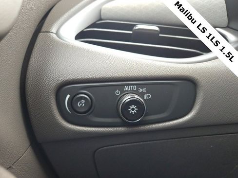 Used 2017 Chevrolet Malibu LS image 24