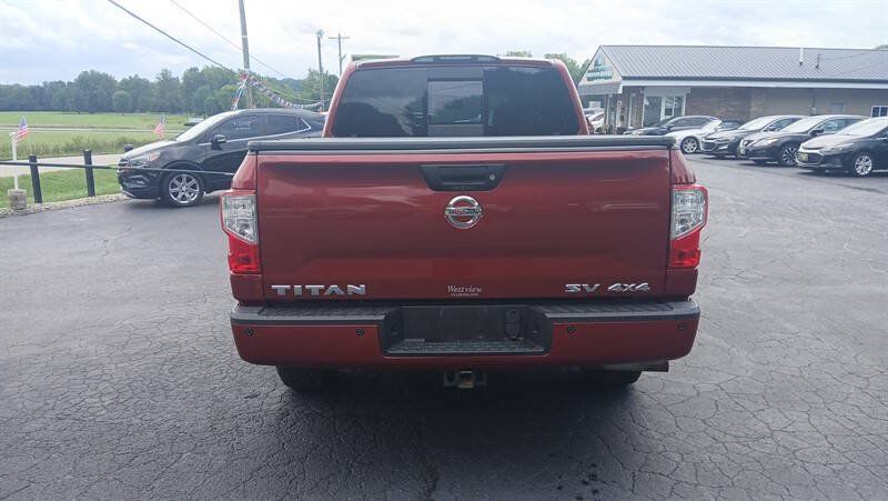 Used 2017 Nissan Titan SV AWD/4WD image 2