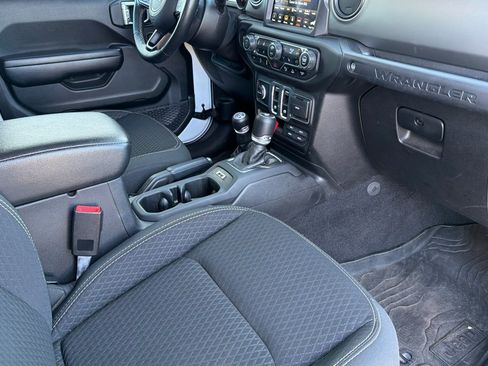 Used 2021 Jeep Wrangler Sport AWD/4WD image 16