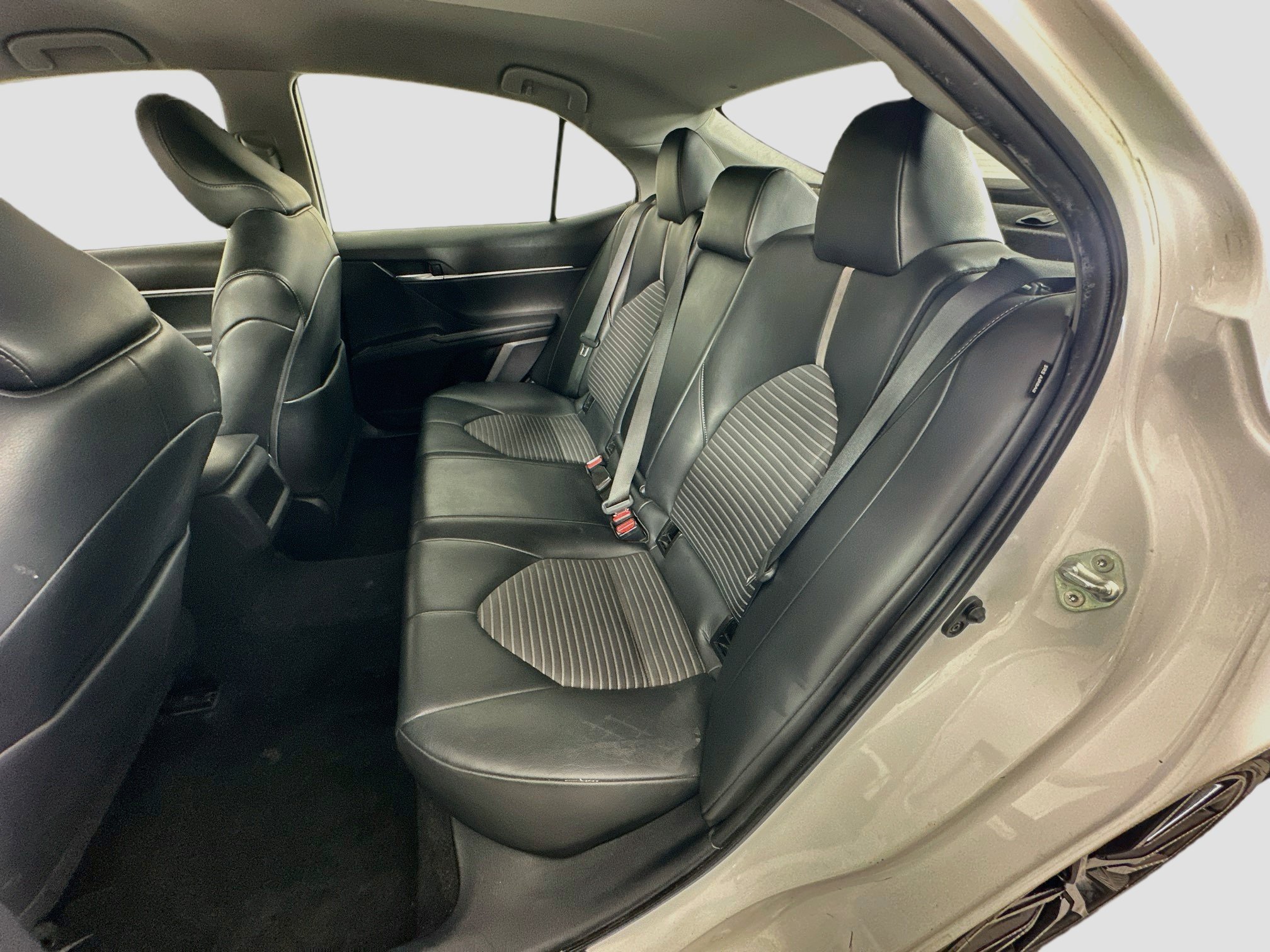 Used 2022 Toyota Camry SE FWD image 27