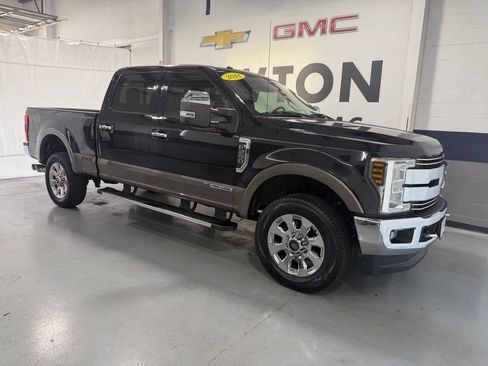 Used 2018 Ford F250 Lariat w/ Lariat Ultimate Package AWD/4WD image 2