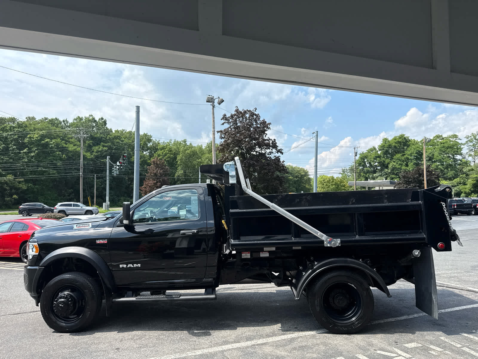 Used 2022 RAM 5500 Tradesman AWD/4WD image 7