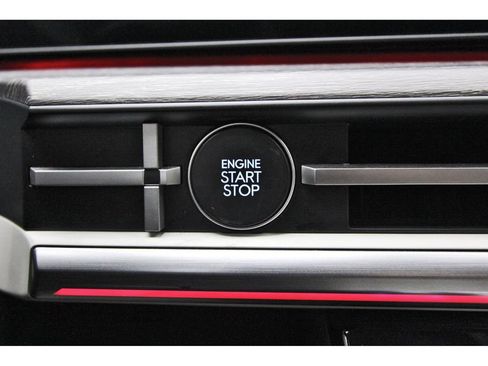Used 2025 Hyundai Santa Fe Limited FWD image 19