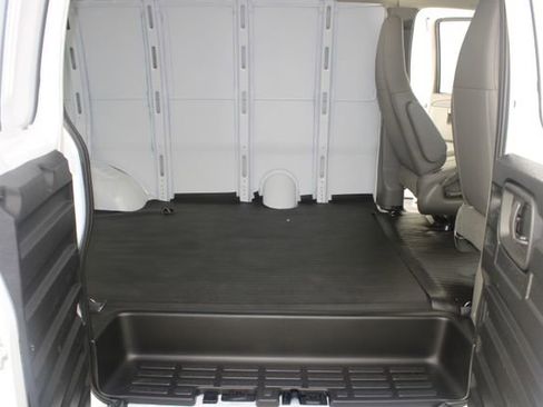 New 2026 Chevrolet Express 2500 image 15