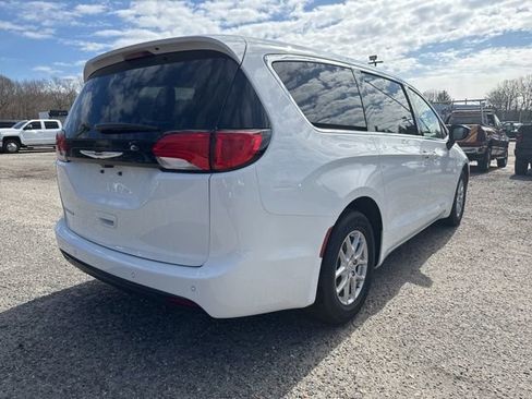 New 2026 Chrysler Voyager LX FWD image 5
