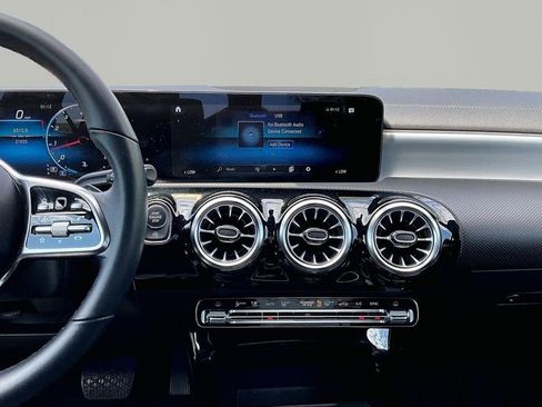 Used 2023 Mercedes-Benz CLA 250 image 9