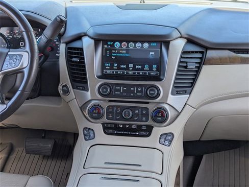 Used 2020 GMC Yukon Denali w/ Denali Premium Package image 16