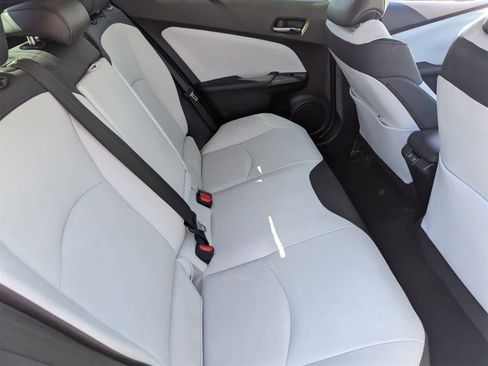 Used 2022 Toyota Prius XLE image 15