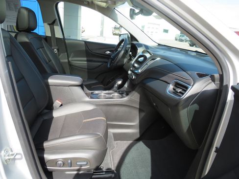 Used 2022 Chevrolet Equinox Premier image 14