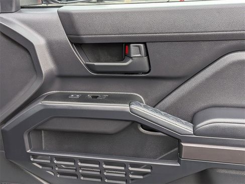 Used 2025 Toyota 4Runner SR5 image 33