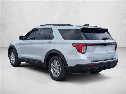 New 2026 Ford Explorer Active RWD image 8