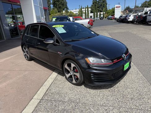Used 2017 Volkswagen GTI SE FWD image 8