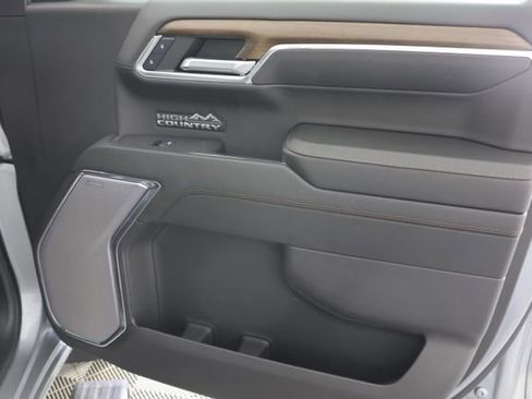 Used 2024 Chevrolet Silverado 1500 High Country w/ High Country Premium Package AWD/4WD image 29