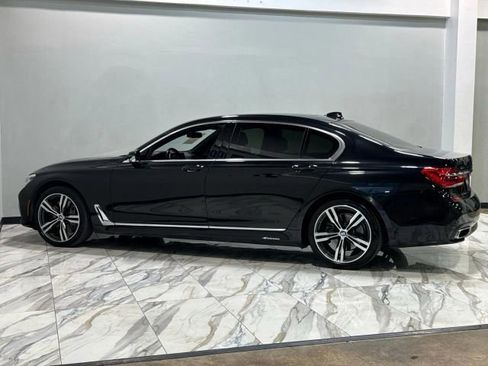 Used 2017 BMW 750i xDrive image 9