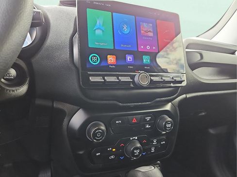 Used 2021 Jeep Renegade Sport FWD image 15